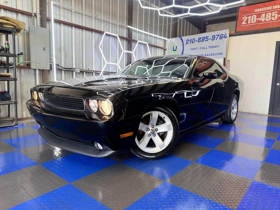 2011 Dodge Challenger 3rd Gen - Image 2 of 9