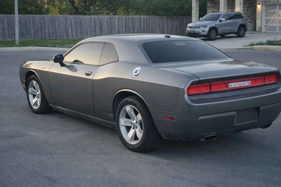 2011 Dodge Challenger 3rd Gen - Image 4 of 11