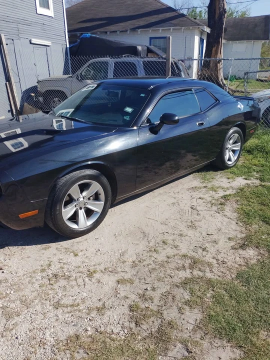2011 Dodge Challenger 3rd Gen - Image 2 of 6