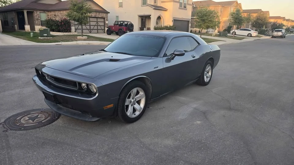 2011 Dodge Challenger 3rd Gen - Image 10 of 11
