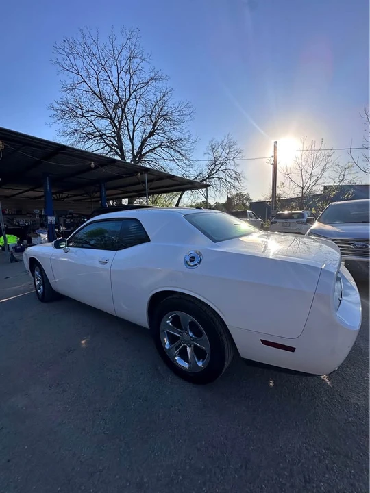 2011 Dodge Challenger 3rd Gen - Image 5 of 11