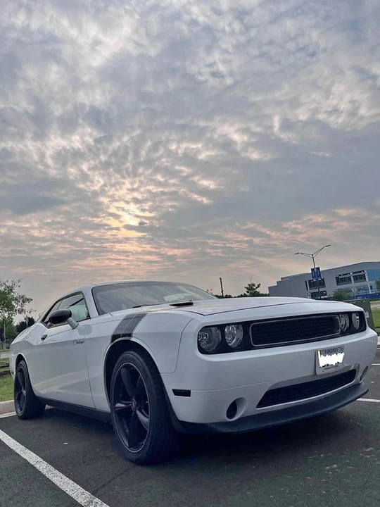 2011 Dodge Challenger 3rd Gen - Image 2 of 12