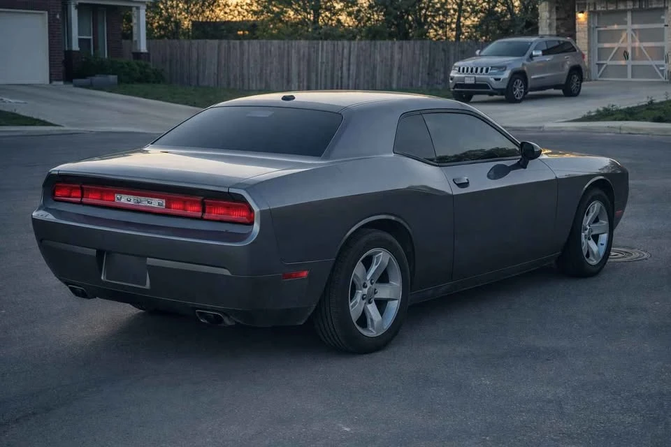 2011 Dodge Challenger 3rd Gen - Image 5 of 11