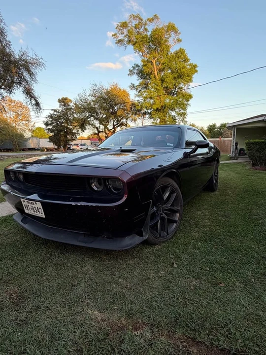 2011 Dodge Challenger 3rd Gen - Image 2 of 6