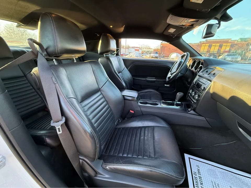 2011 Dodge Challenger 3rd Gen - Image 5 of 13