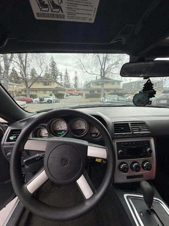 2010 Dodge Challenger 3rd Gen - Image 4 of 6