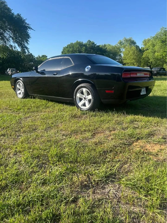 2011 Dodge Challenger 3rd Gen - Image 3 of 7