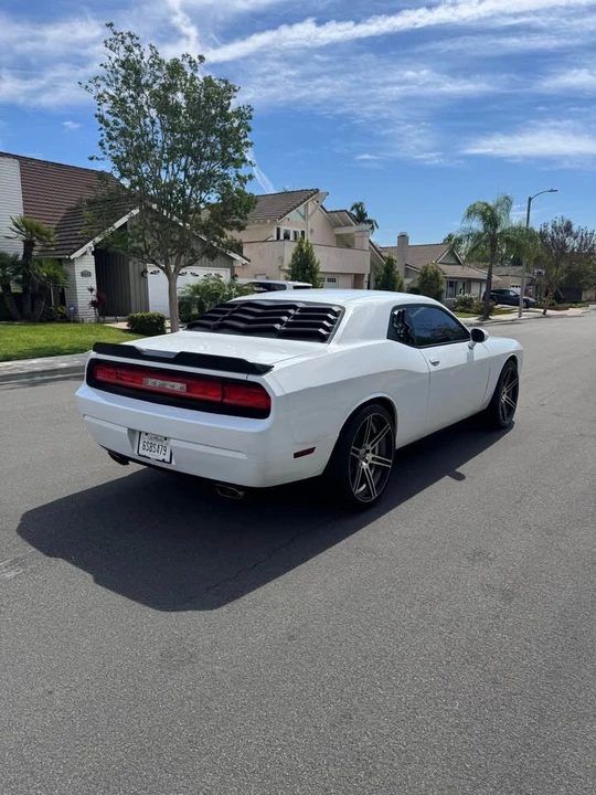 2011 Dodge Challenger 3rd Gen - Image 8 of 17