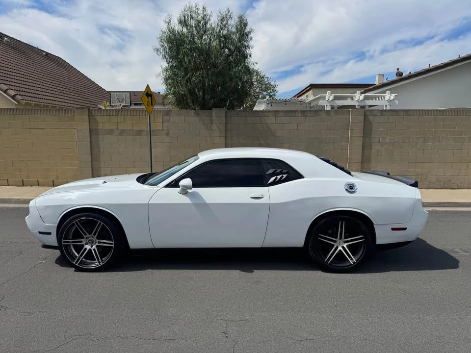 2011 Dodge Challenger 3rd Gen - Image 5 of 17
