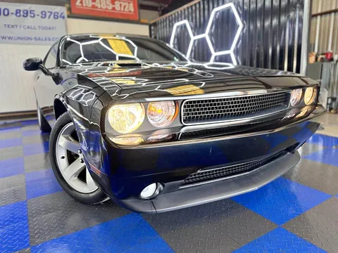 2011 Dodge Challenger SXT Coupe