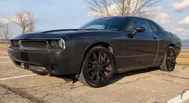 2011 Dodge Challenger SXT Coupe