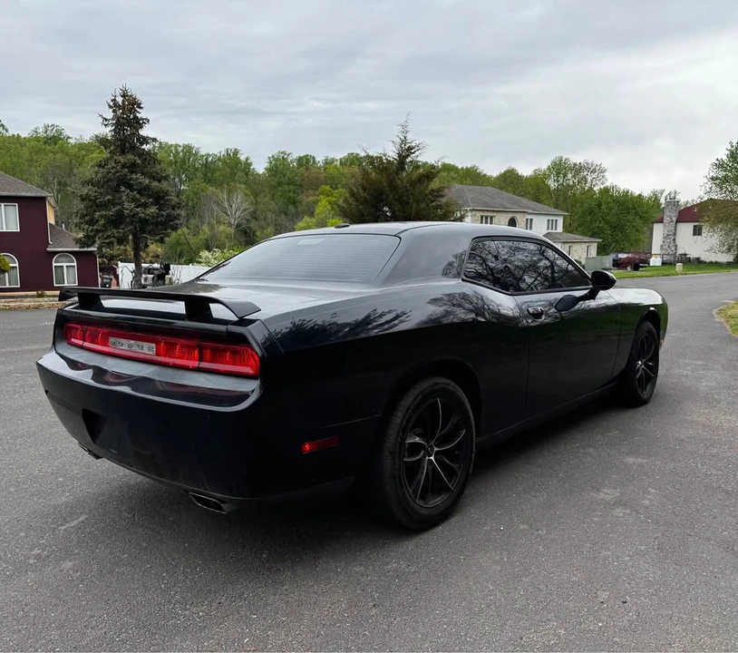 2011 Dodge Challenger 3rd Gen - Image 6 of 19