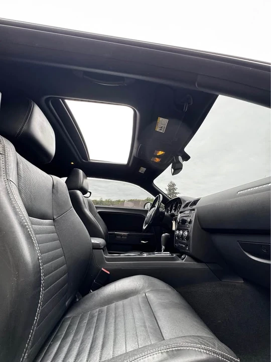 2011 Dodge Challenger 3rd Gen - Image 15 of 19