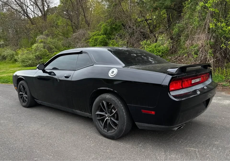 2011 Dodge Challenger 3rd Gen - Image 4 of 19