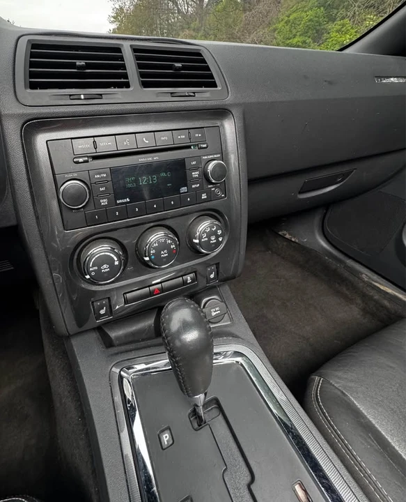 2011 Dodge Challenger 3rd Gen - Image 16 of 19