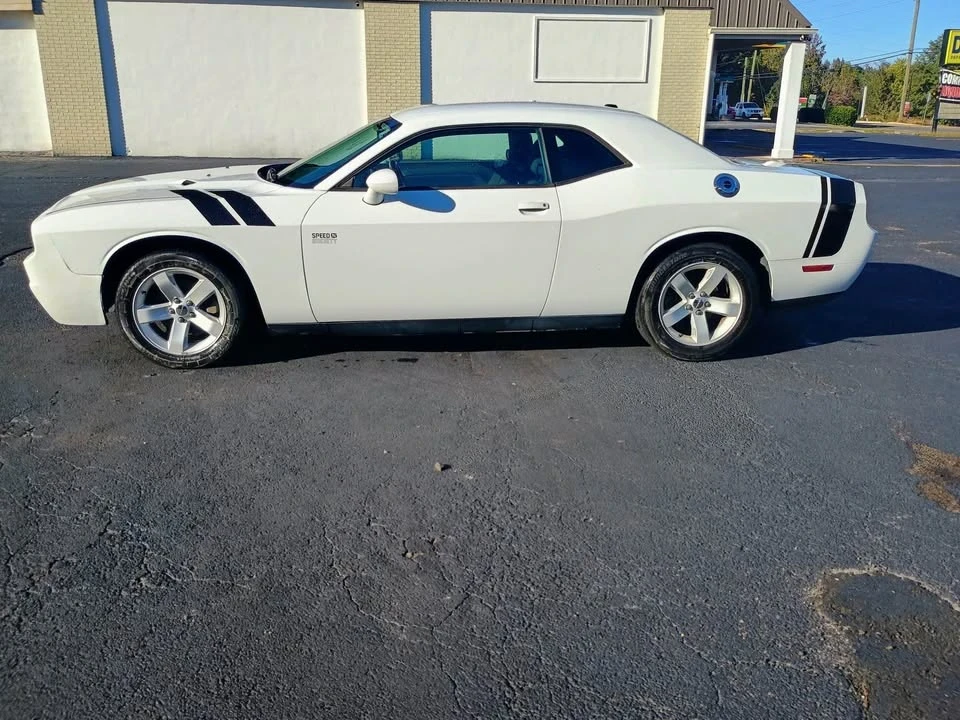 2011 Dodge Challenger 3rd Gen - Image 3 of 13