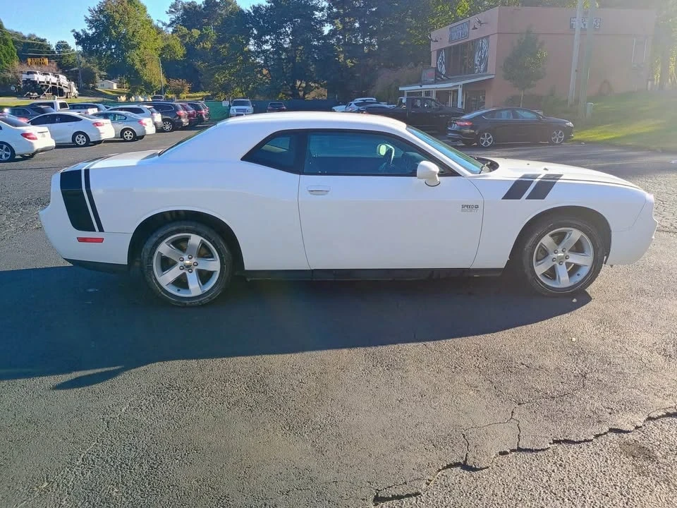 2011 Dodge Challenger 3rd Gen - Image 4 of 13