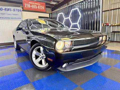 2011 Dodge Challenger SXT Plus Coupe