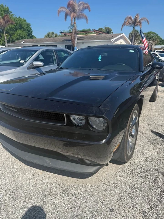 2011 Dodge Challenger 3rd Gen - Image 2 of 3