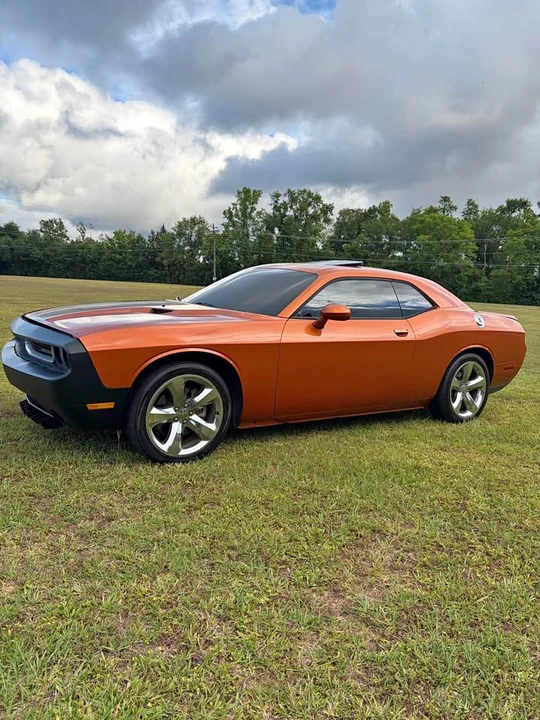 2011 Dodge Challenger 3rd Gen - Image 2 of 10