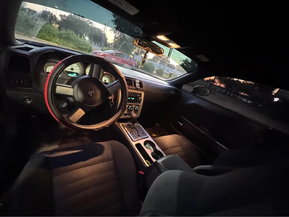 2011 Dodge Challenger 3rd Gen - Image 6 of 9