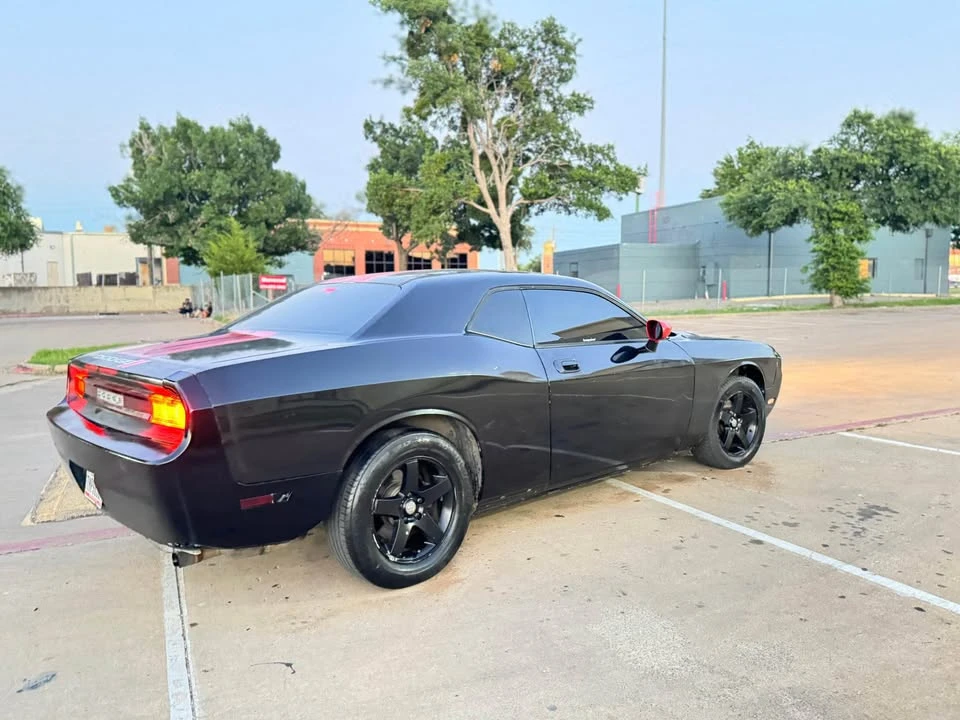 2011 Dodge Challenger 3rd Gen - Image 7 of 9