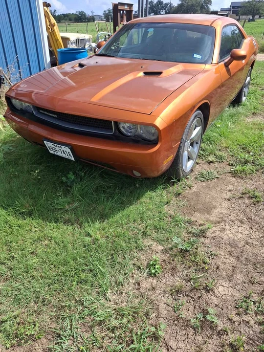 2011 Dodge Challenger 3rd Gen - Image 2 of 10