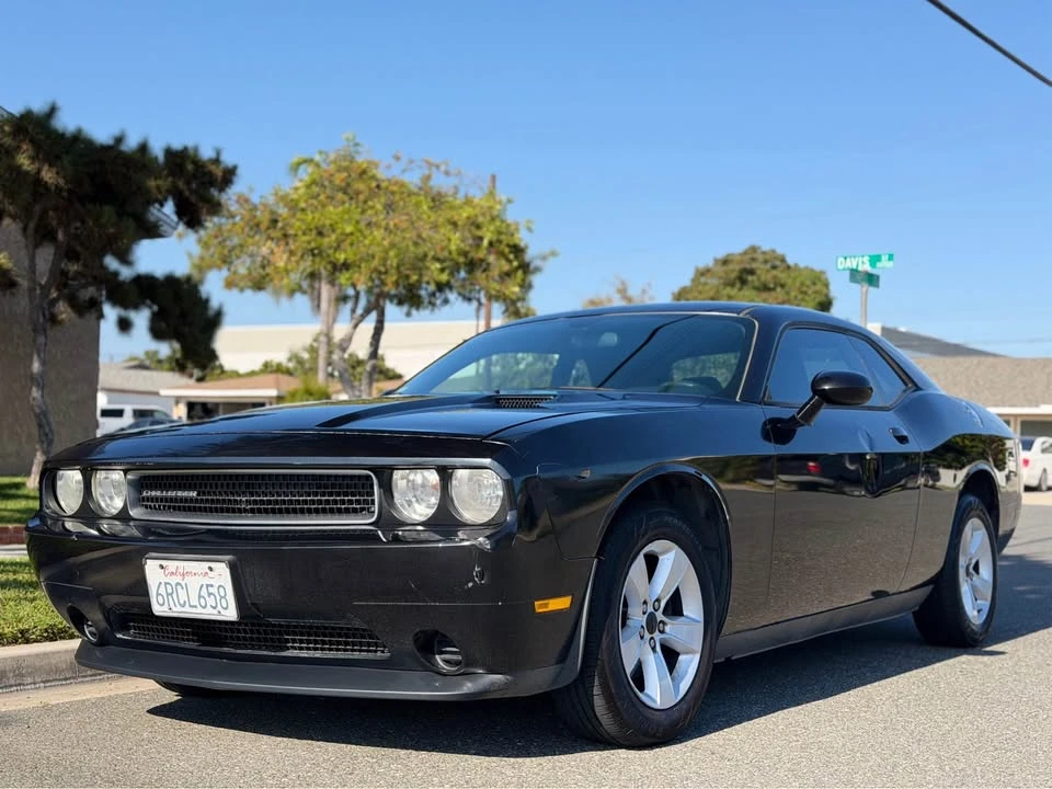 2011 Dodge Challenger 3rd Gen - Image 2 of 8