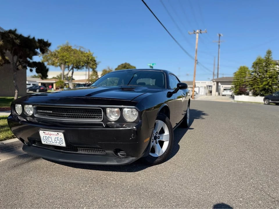 2011 Dodge Challenger 3rd Gen - Image 5 of 8
