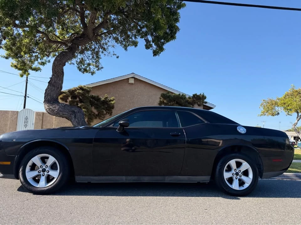 2011 Dodge Challenger 3rd Gen - Image 3 of 8