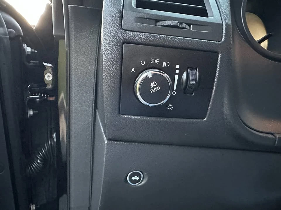 2011 Dodge Challenger 3rd Gen - Image 11 of 17