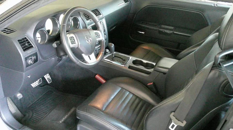 2011 Dodge Challenger 3rd Gen - Image 6 of 8