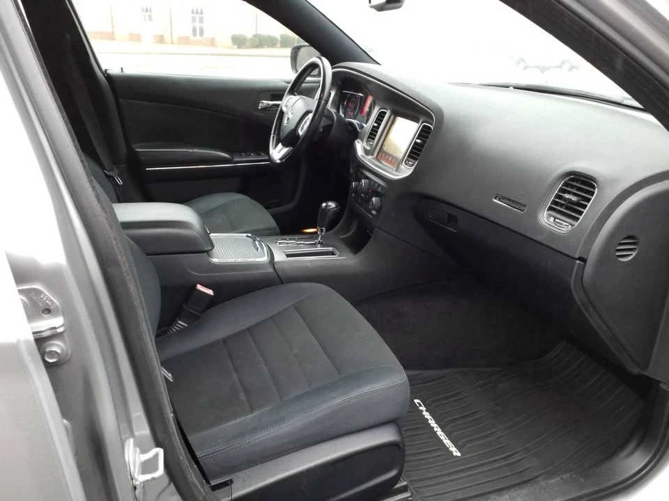 2011 Dodge Charger 7th Gen - Image 13 of 16