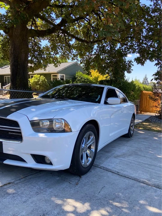 2011 Dodge Charger 7th Gen - Image 2 of 13