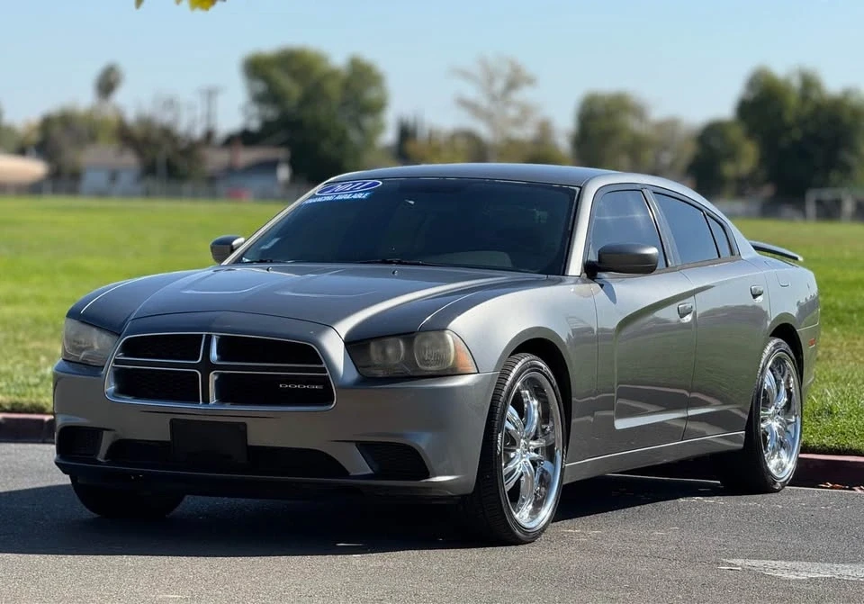 2011 Dodge Charger 7th Gen - Image 3 of 15