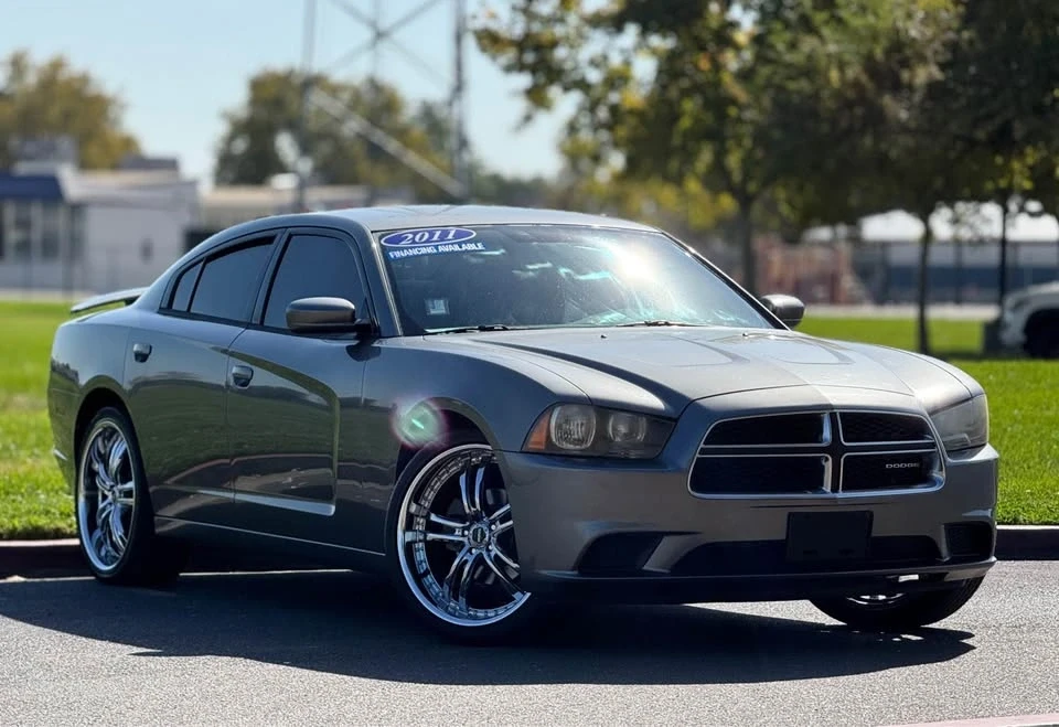 2011 Dodge Charger 7th Gen - Image 4 of 15