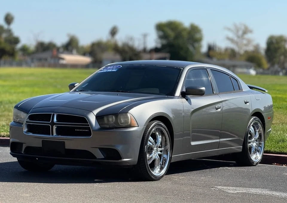2011 Dodge Charger 7th Gen - Image 2 of 15
