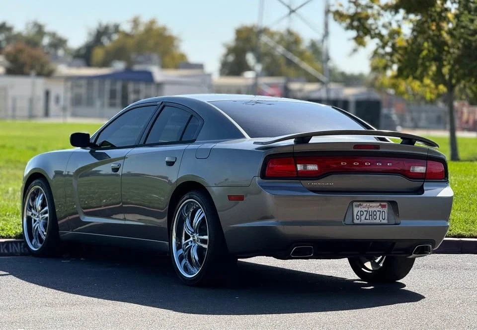 2011 Dodge Charger 7th Gen - Image 5 of 15