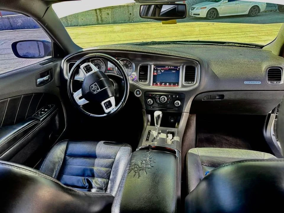 2011 Dodge Charger 7th Gen - Image 2 of 7