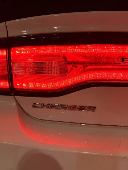 2011 Dodge Charger 7th Gen - Image 8 of 13
