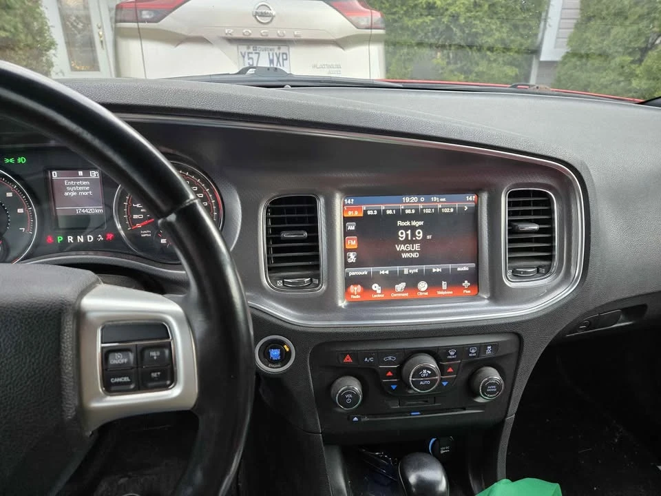 2011 Dodge Charger 7th Gen - Image 6 of 8