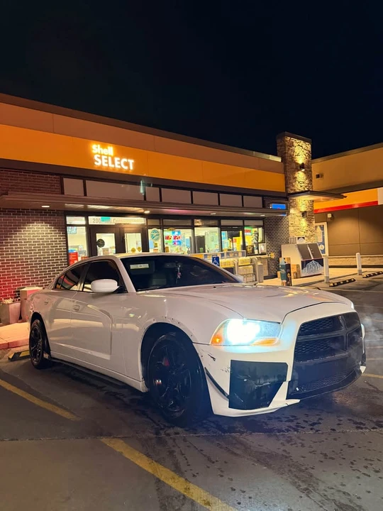 2011 Dodge Charger 7th Gen - Image 2 of 13