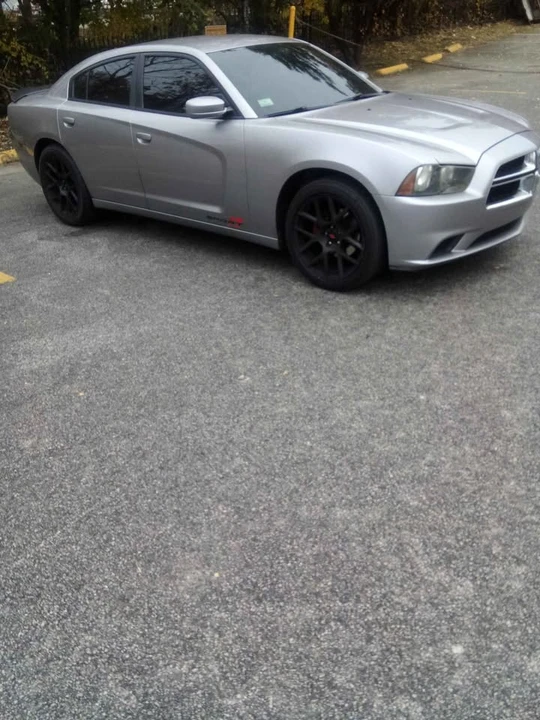 2011 Dodge Charger 7th Gen - Image 2 of 9