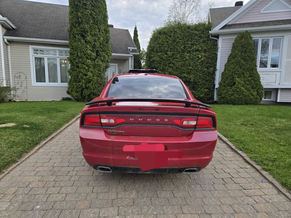 2011 Dodge Charger 7th Gen - Image 3 of 8
