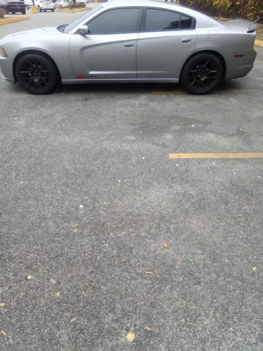 2011 Dodge Charger 7th Gen - Image 4 of 9