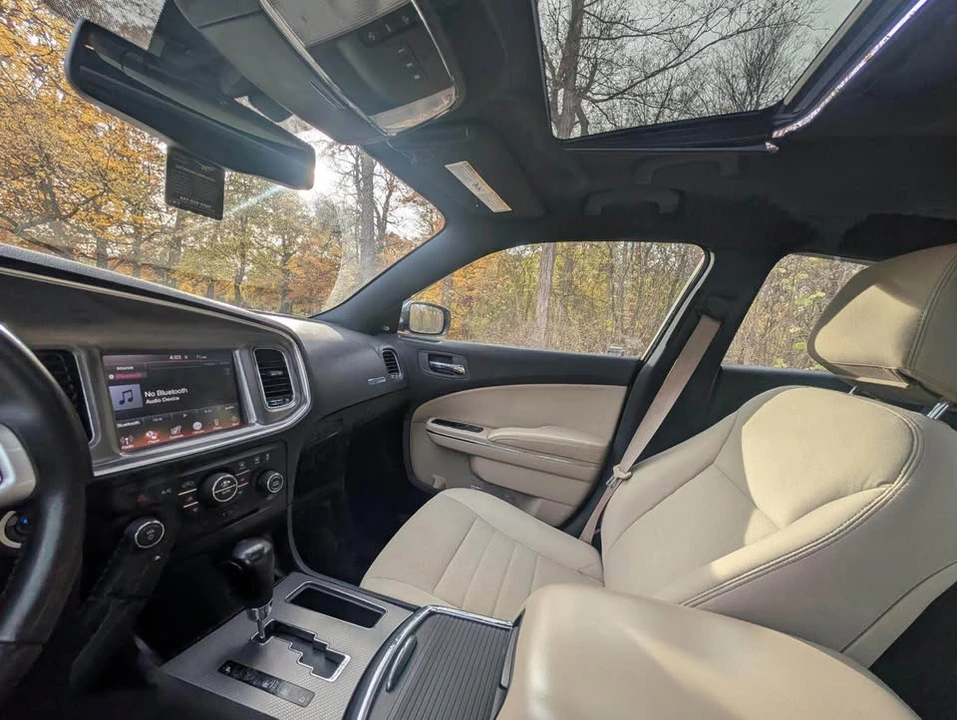 2011 Dodge Charger 7th Gen - Image 2 of 8