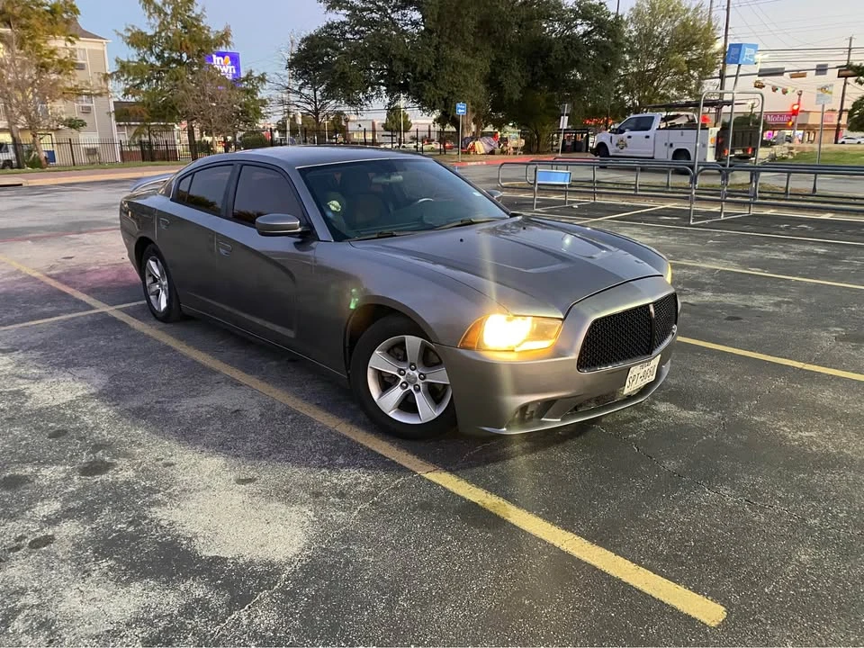 2011 Dodge Charger 7th Gen - Image 6 of 10