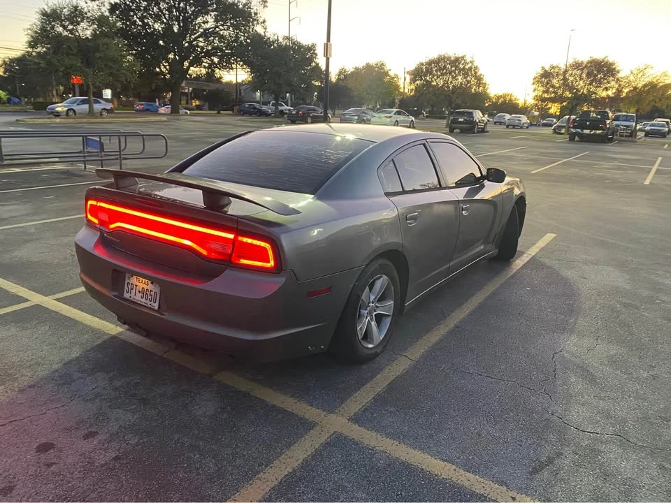 2011 Dodge Charger 7th Gen - Image 2 of 10