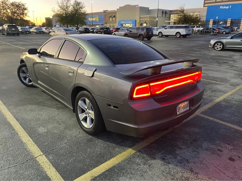 2011 Dodge Charger 7th Gen - Image 4 of 10