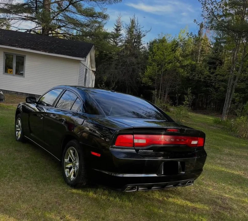 2011 Dodge Charger 7th Gen - Image 5 of 8